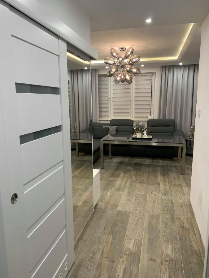 Prestige Line Apartament Legnica Exterior foto