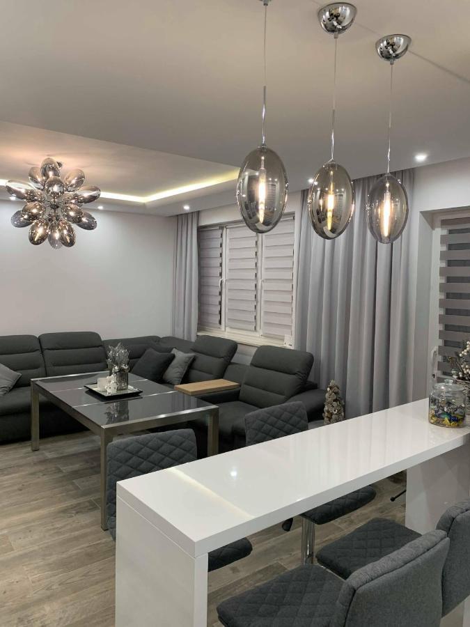 Prestige Line Apartament Legnica Exterior foto